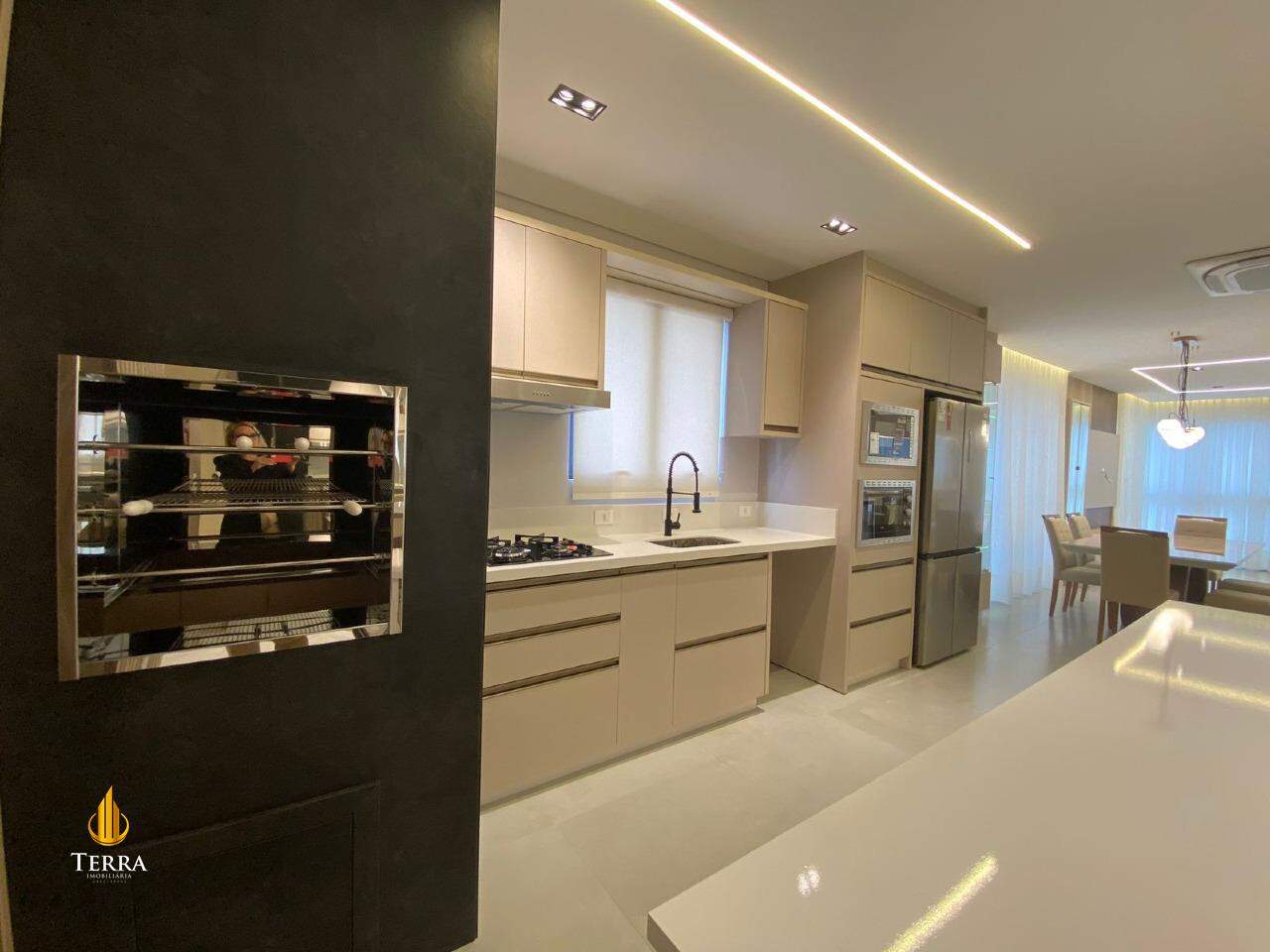 Edifício Costa Esmeralda Apartamento com 3 quartos, Pioneiros: 