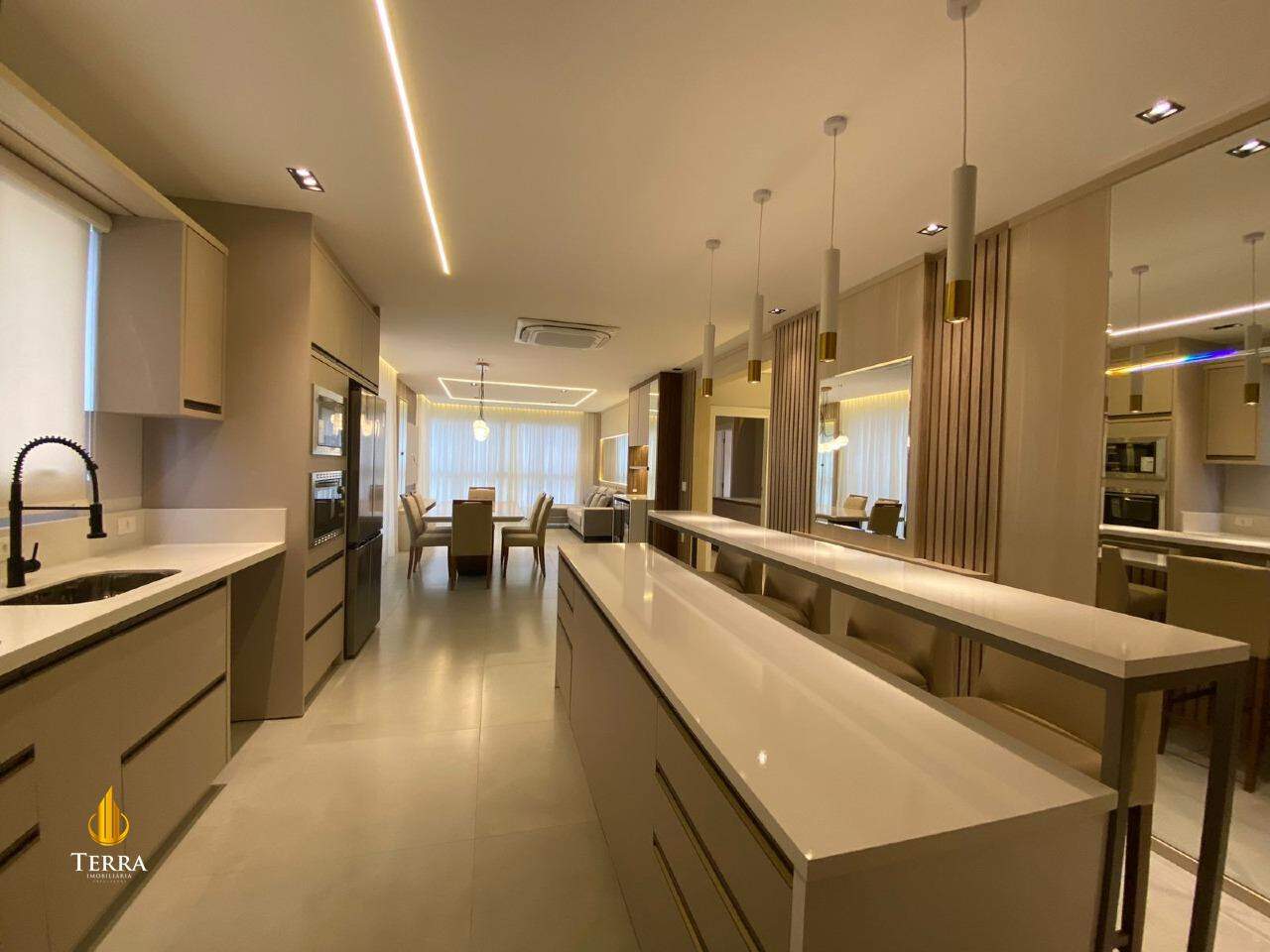 Edifício Costa Esmeralda Apartamento com 3 quartos, Pioneiros: 