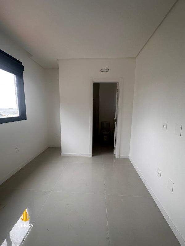 Brava Palace Residence Apartamento com 4 quartos, Praia Brava: 