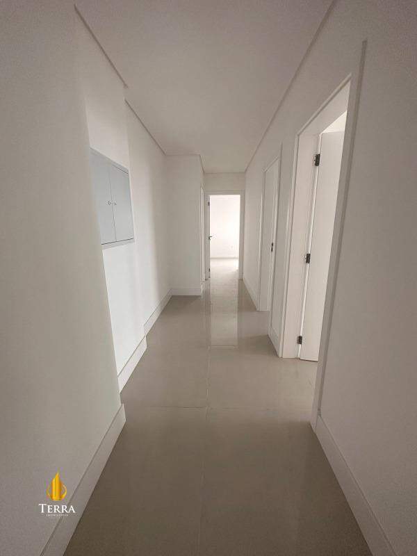 Brava Palace Residence Apartamento com 4 quartos, Praia Brava: 