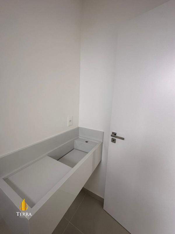 Brava Palace Residence Apartamento com 4 quartos, Praia Brava: 