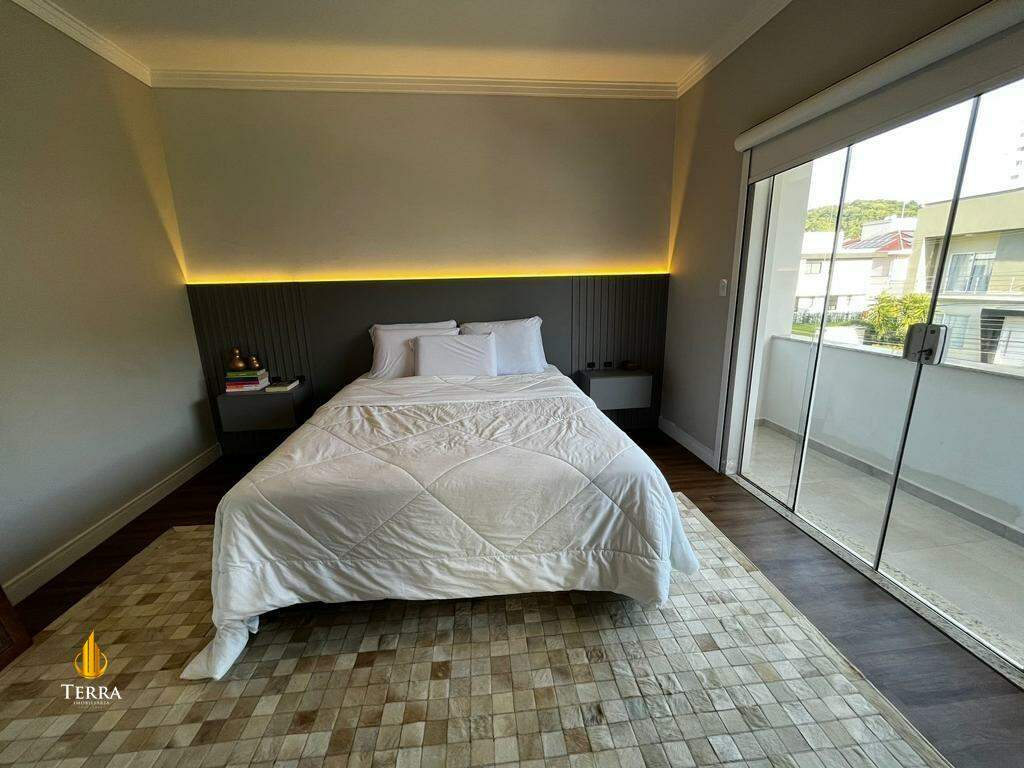 Condomínio Horizontal Praia Brava Casa em Condomínio com 4 quartos, Praia Brava: 