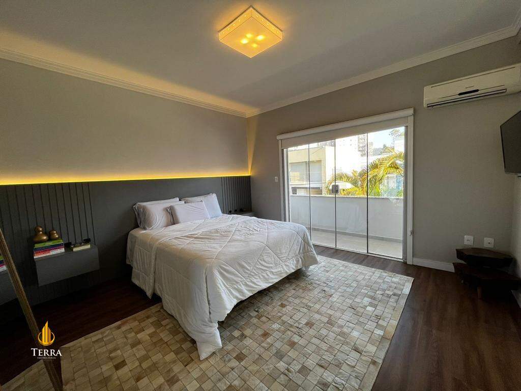 Condomínio Horizontal Praia Brava Casa em Condomínio com 4 quartos, Praia Brava: 