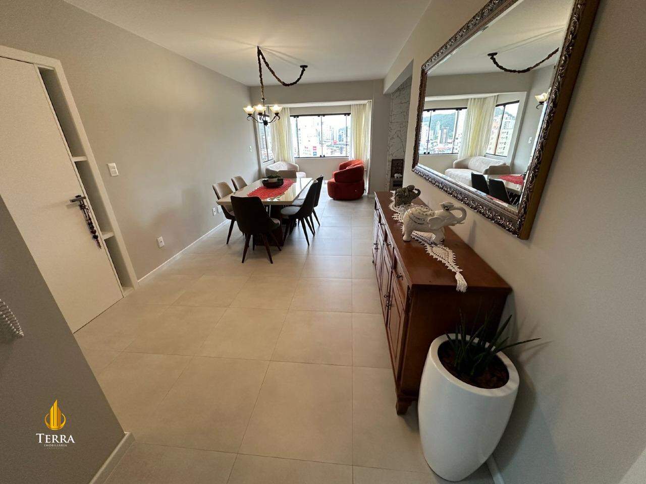 Edifício Reino Unido Apartamento com 3 quartos, Centro: 