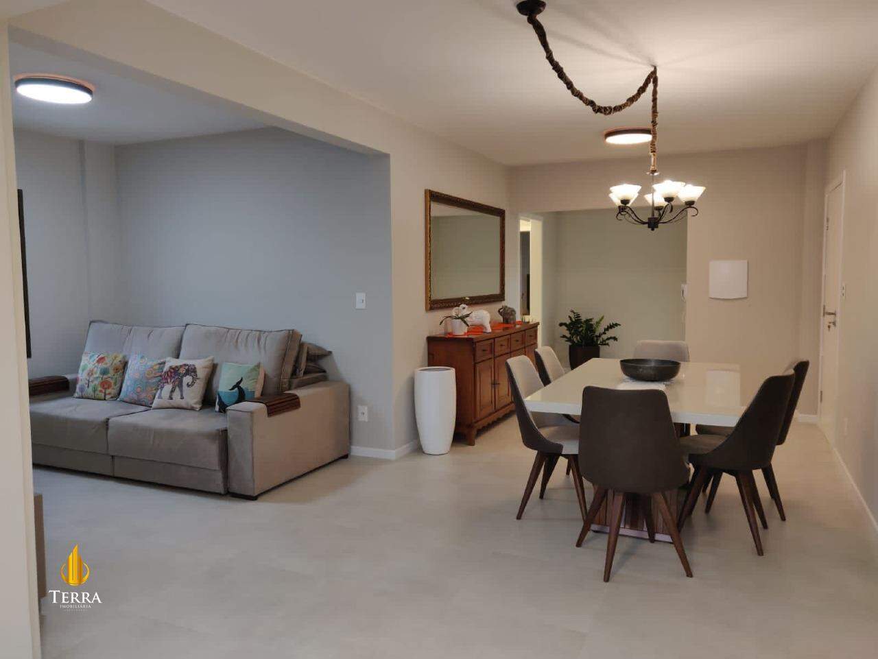 Edifício Reino Unido Apartamento com 3 quartos, Centro: 