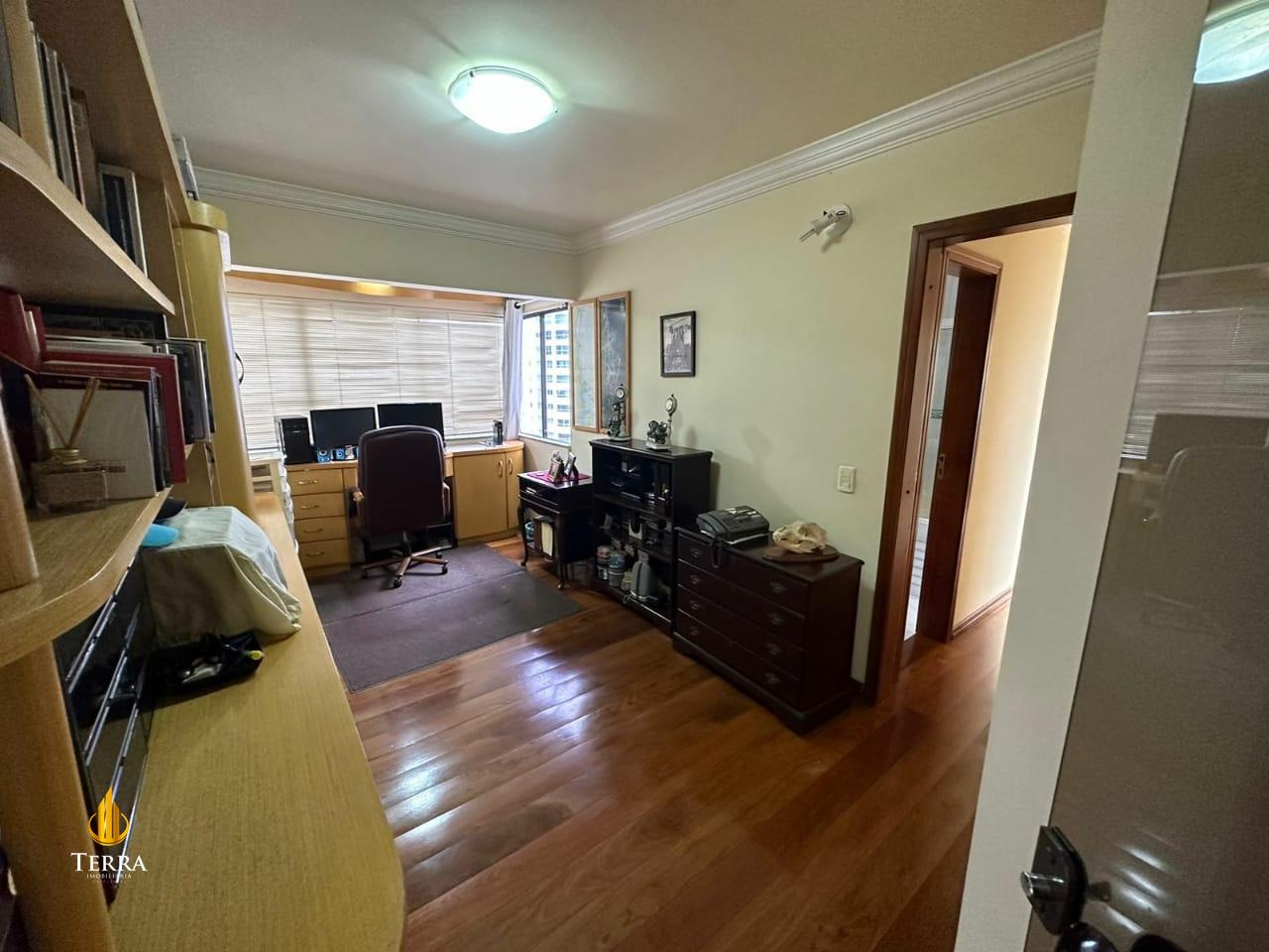 Edifício Dom Gabriel Apartamento com 5 quartos, Centro: