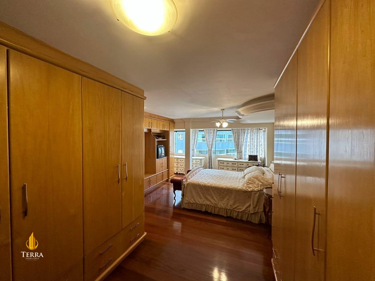 Edifício Dom Gabriel Apartamento com 5 quartos, Centro: