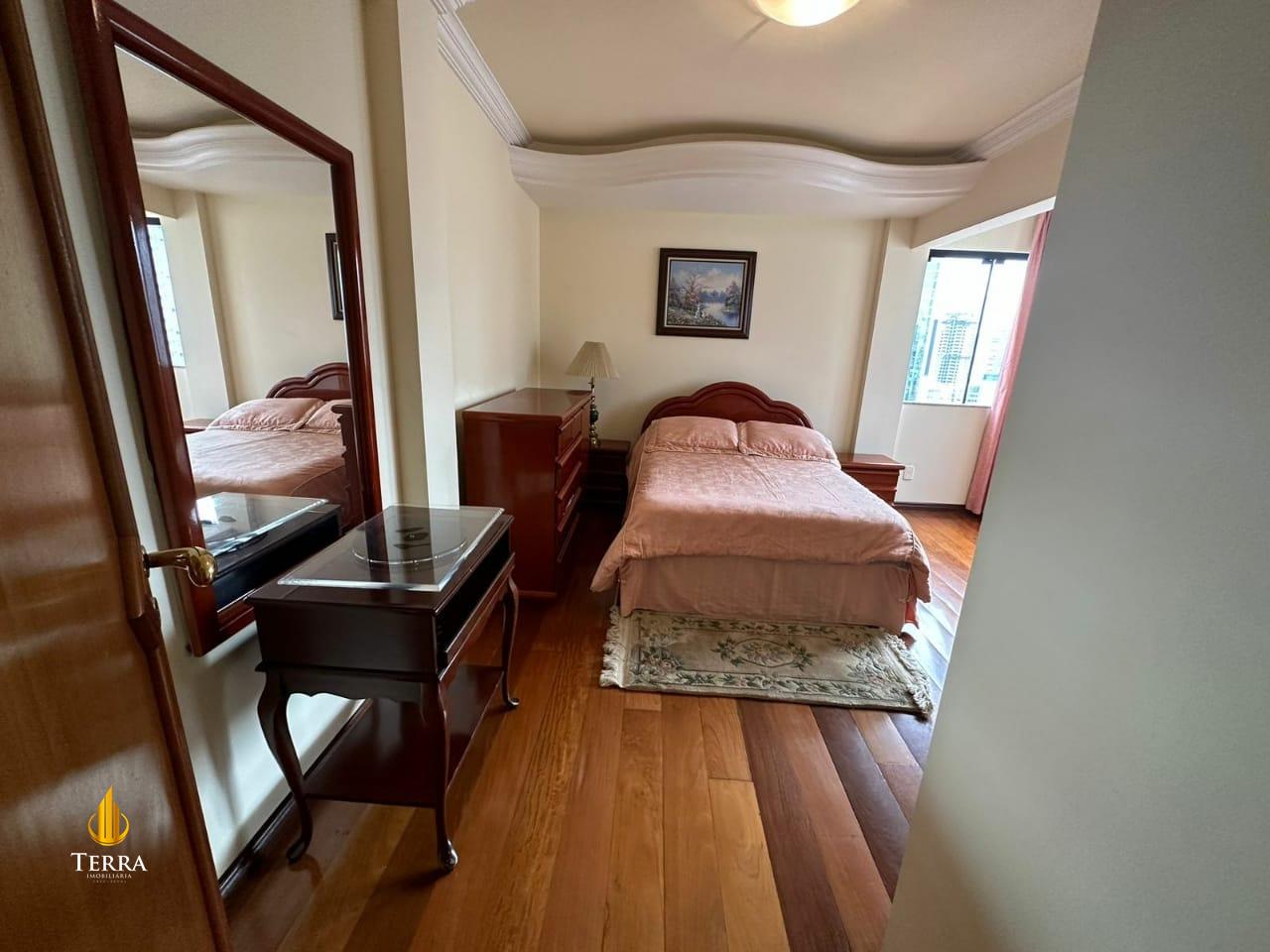 Edifício Dom Gabriel Apartamento com 5 quartos, Centro: