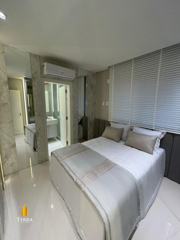 Hamptons Village Apartamento com 3 quartos, Centro: 