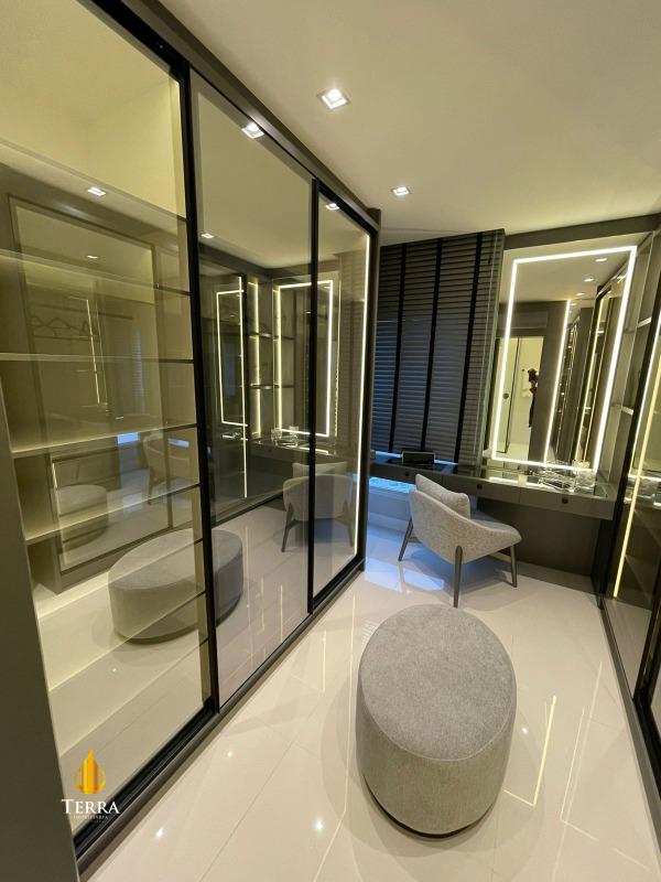 Hamptons Village Apartamento com 3 quartos, Centro: 