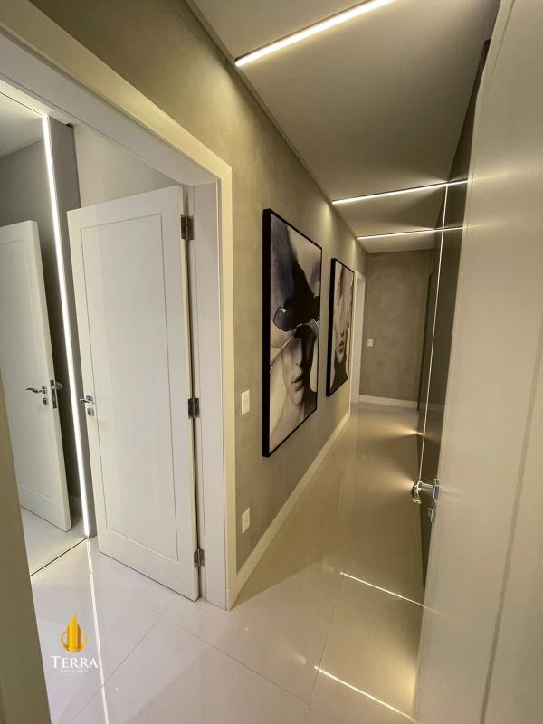 Hamptons Village Apartamento com 3 quartos, Centro: 