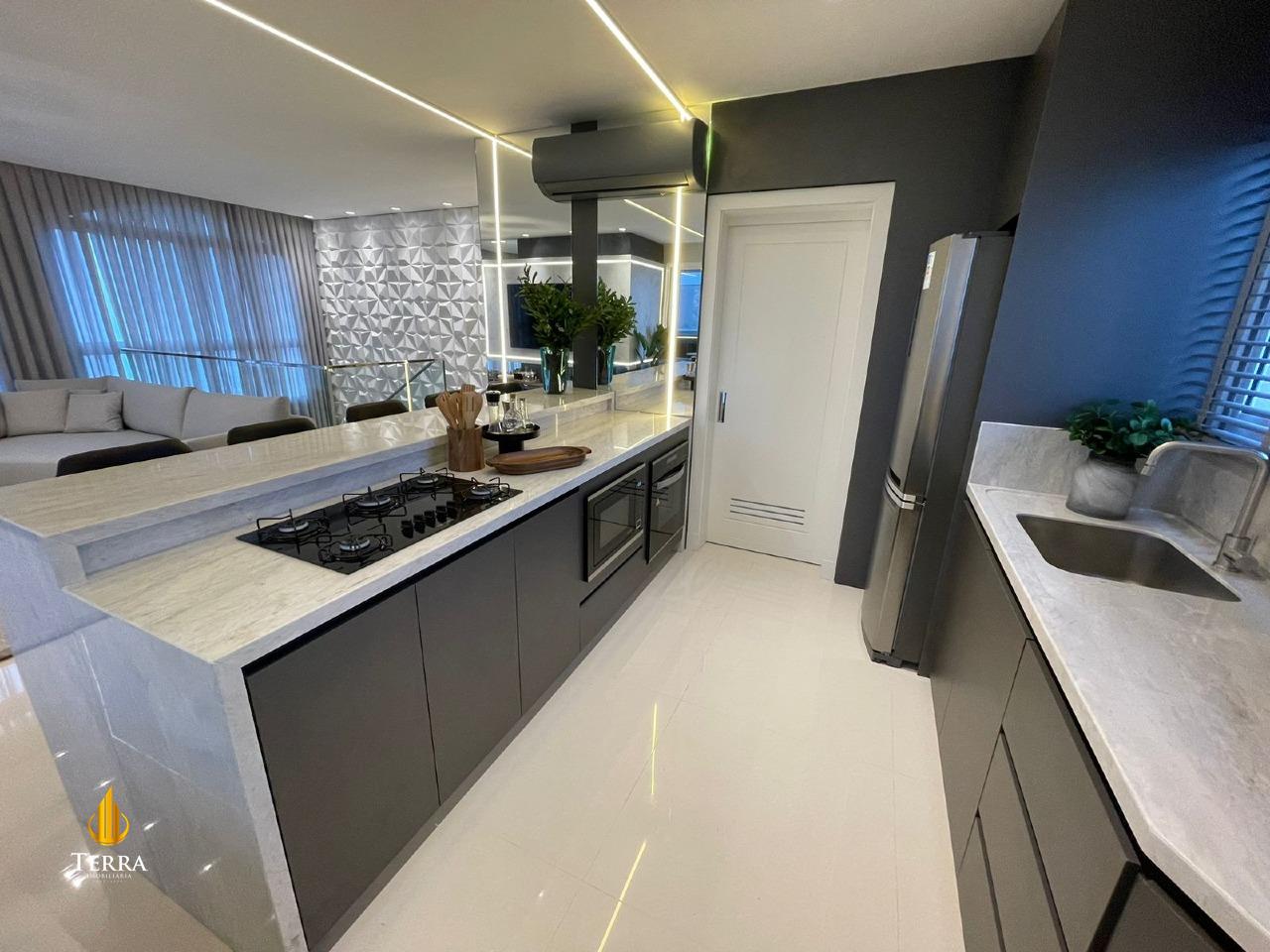 Hamptons Village Apartamento com 3 quartos, Centro: 