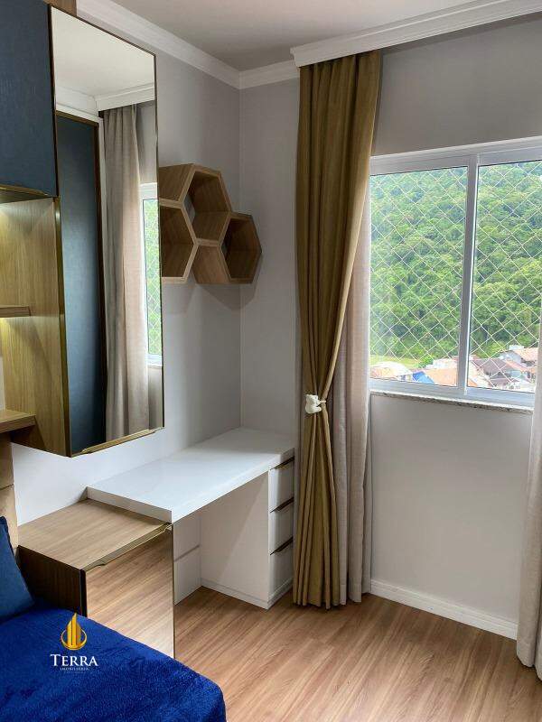 Apartamento com 2 quartos, Carvalho: 