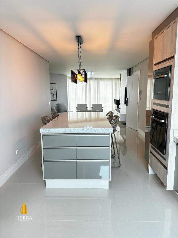 Magnifique Tower Residence Apartamento com 3 quartos, Centro: 