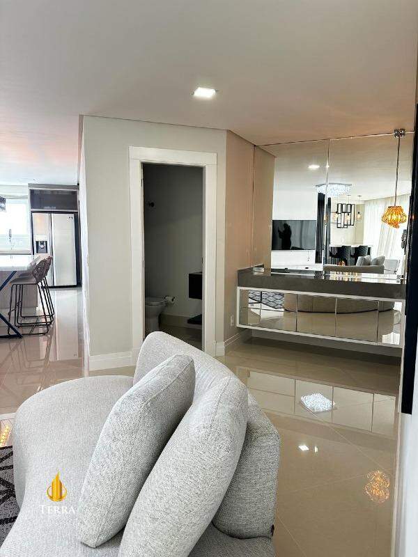Magnifique Tower Residence Apartamento com 3 quartos, Centro: 