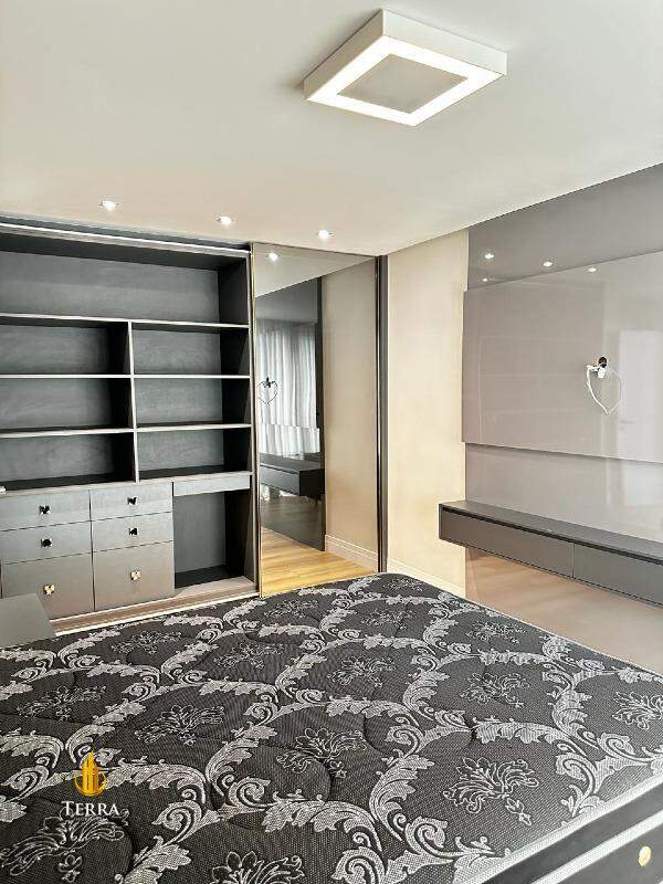 Magnifique Tower Residence Apartamento com 3 quartos, Centro: 