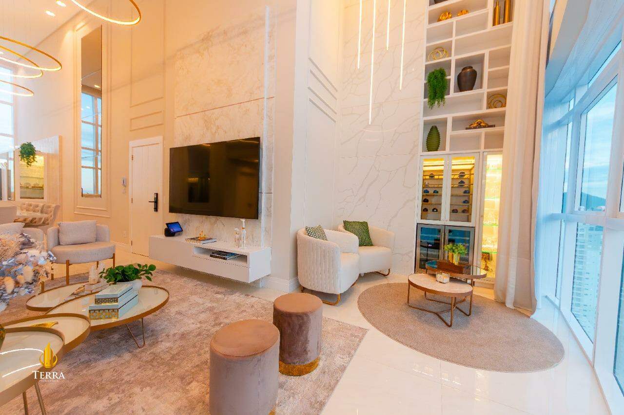 Magnifique Tower Residence Apartamento com 4 quartos, Centro: 