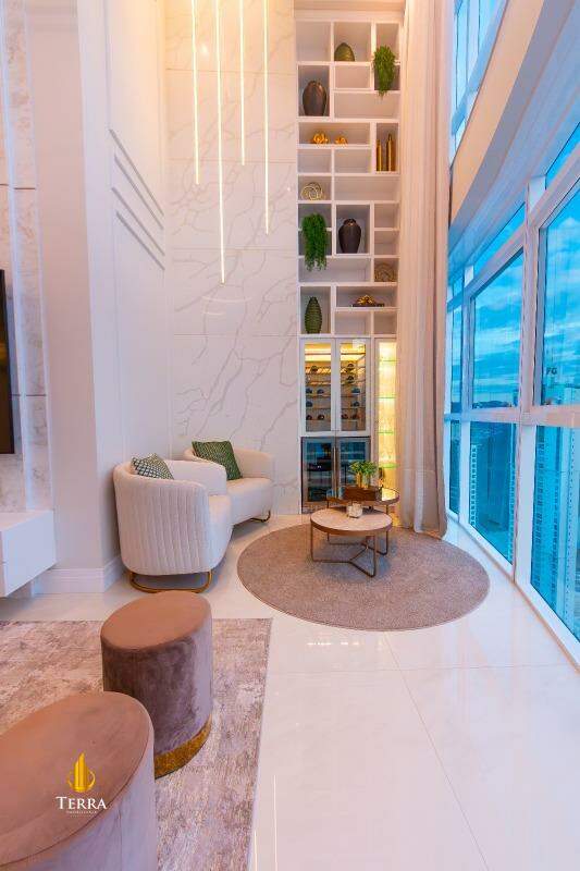 Magnifique Tower Residence Apartamento com 4 quartos, Centro: 