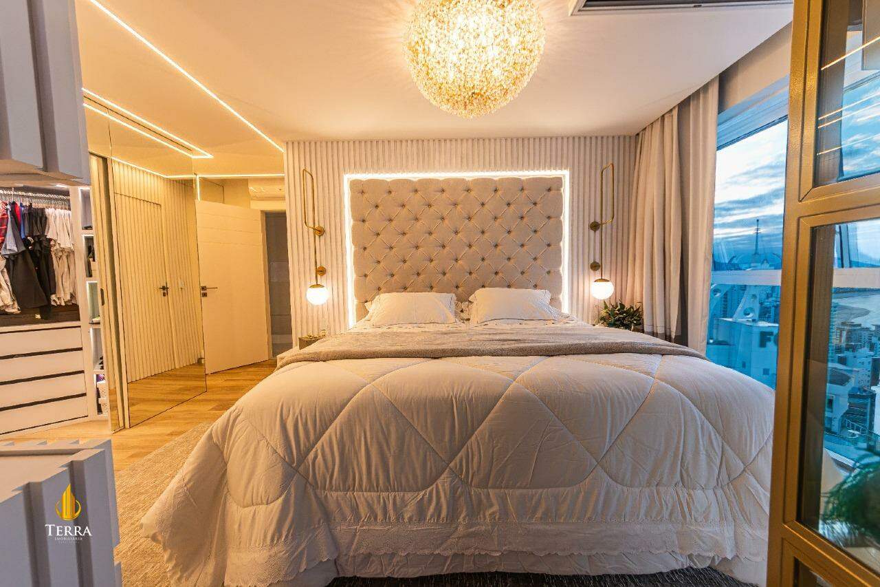 Magnifique Tower Residence Apartamento com 4 quartos, Centro: 
