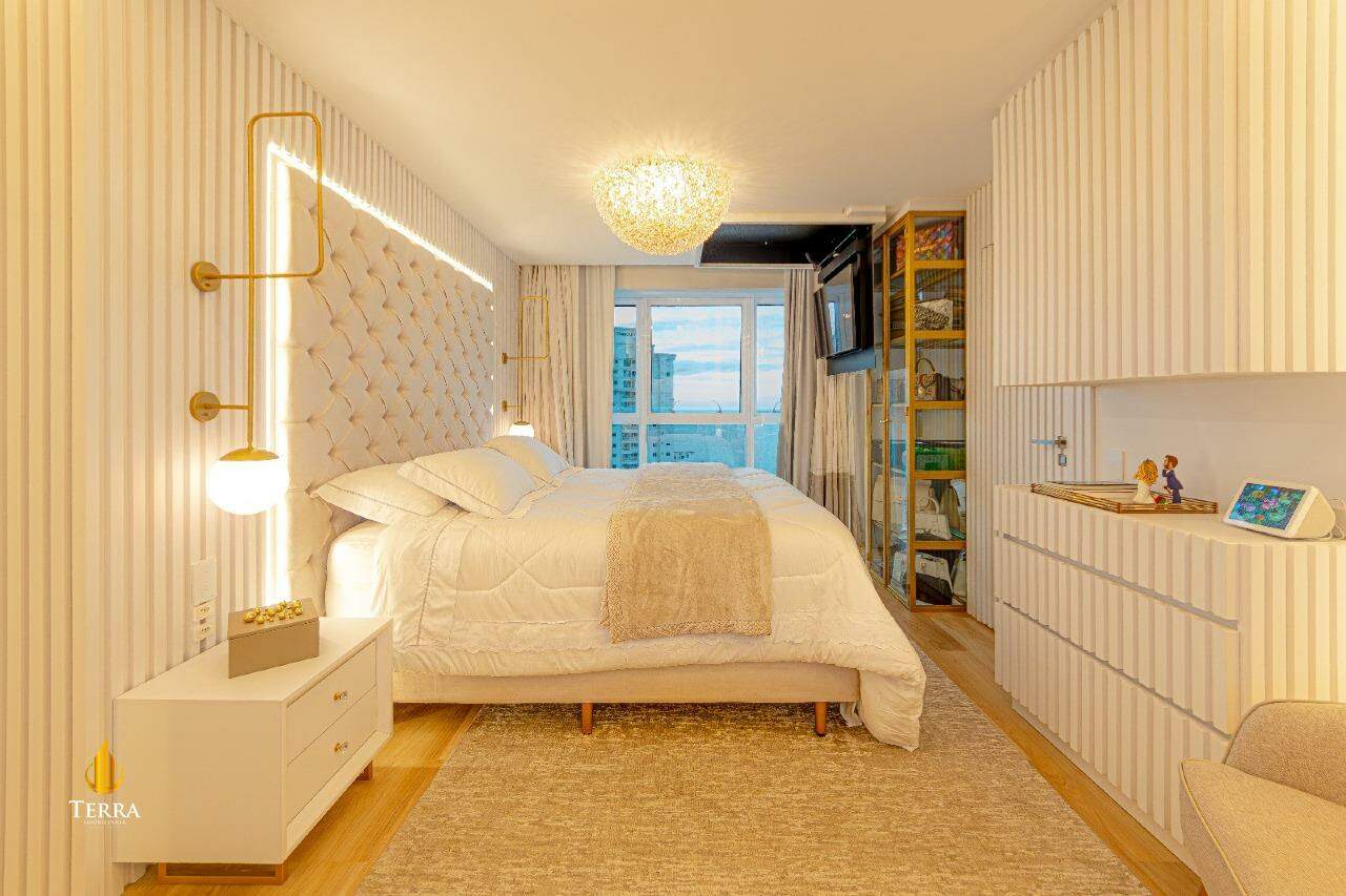 Magnifique Tower Residence Apartamento com 4 quartos, Centro: 