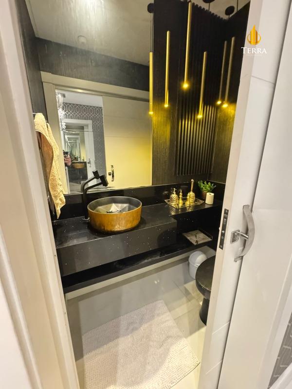 Edifício Barra Tower Apartamento com 4 quartos, Centro: