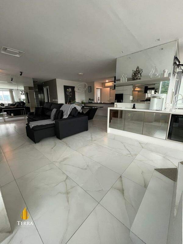 Edifício Barra Tower Apartamento com 4 quartos, Centro: 