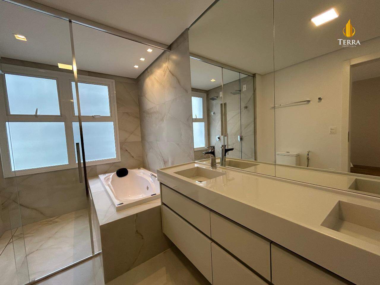 Le Blanc Praia Brava Apartamento com 4 quartos, Praia Brava: 