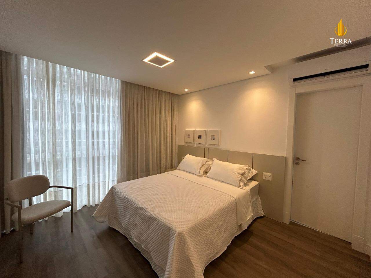 Le Blanc Praia Brava Apartamento com 4 quartos, Praia Brava: 