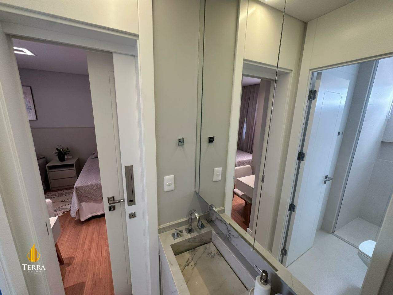 Edifício Via Marina Apartamento com 4 quartos, Centro: 