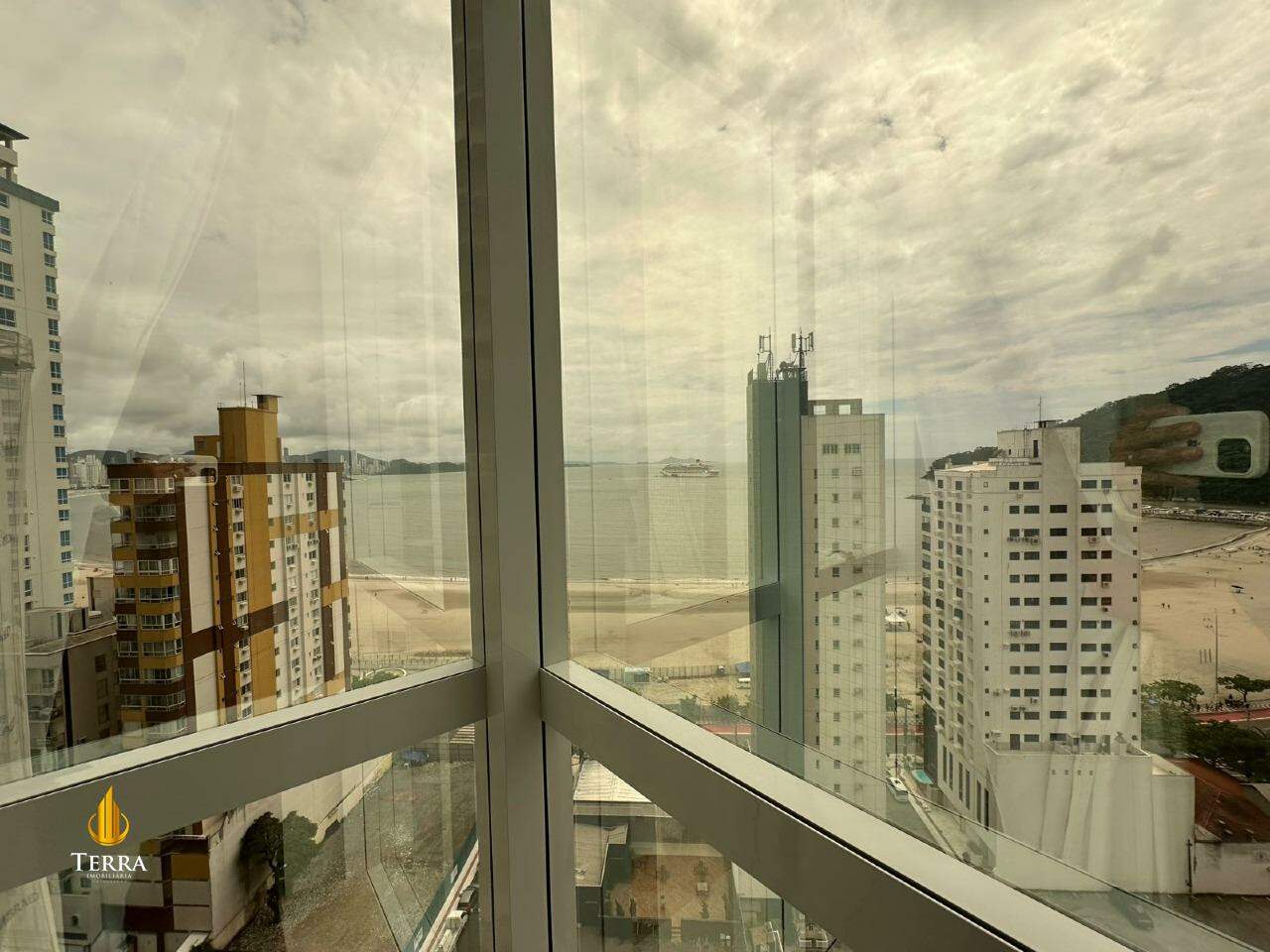 Edifício Via Marina Apartamento com 4 quartos, Centro: 