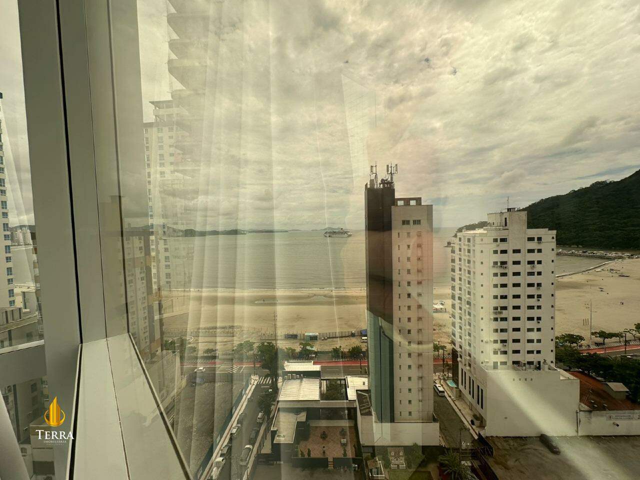 Edifício Via Marina Apartamento com 4 quartos, Centro: 