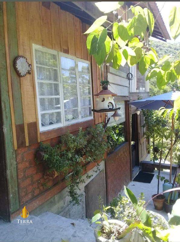  Terreno com , Praia do Estaleiro: 