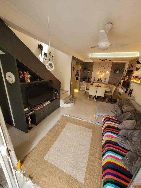  Sobrado com 3 quartos, Praia dos Amores: 