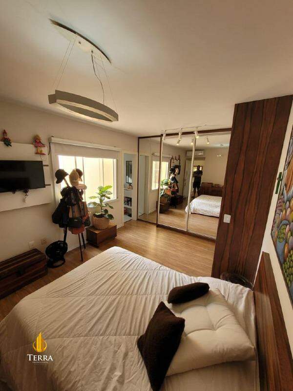  Sobrado com 3 quartos, Praia dos Amores: 