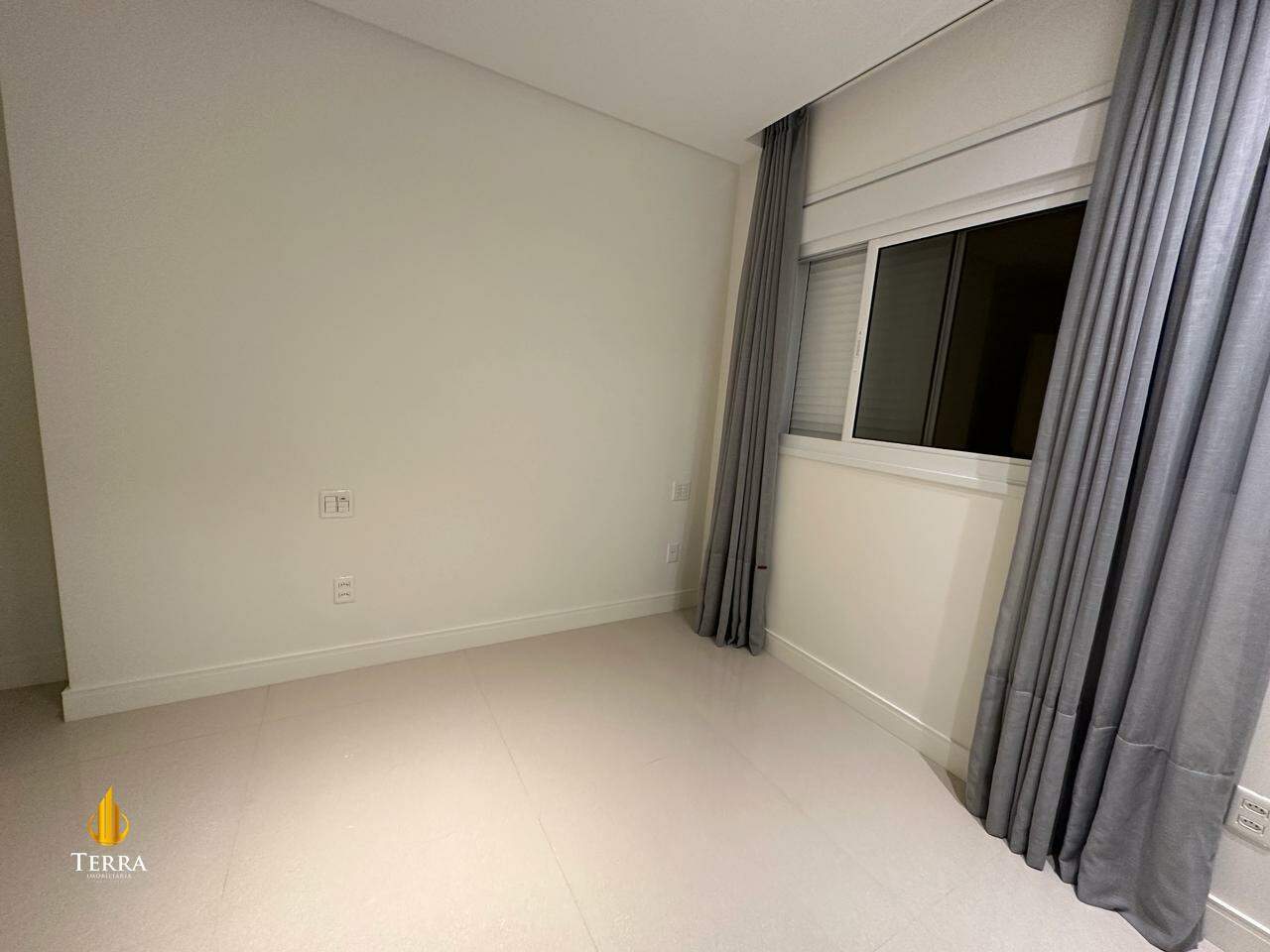 Hamptons Village Apartamento com 4 quartos, Centro: 