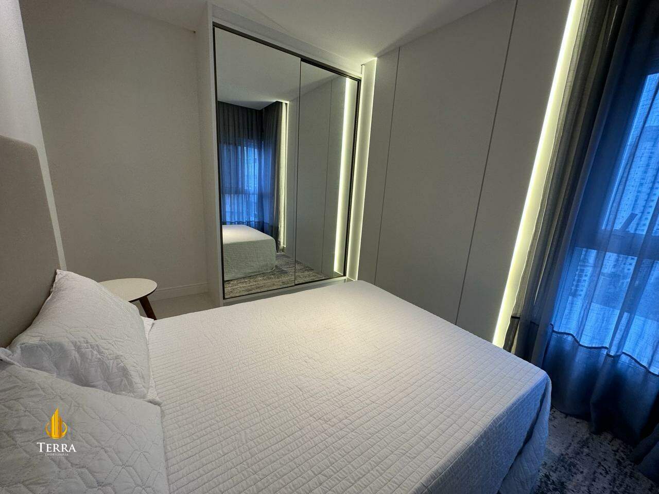 Hamptons Village Apartamento com 4 quartos, Centro: 