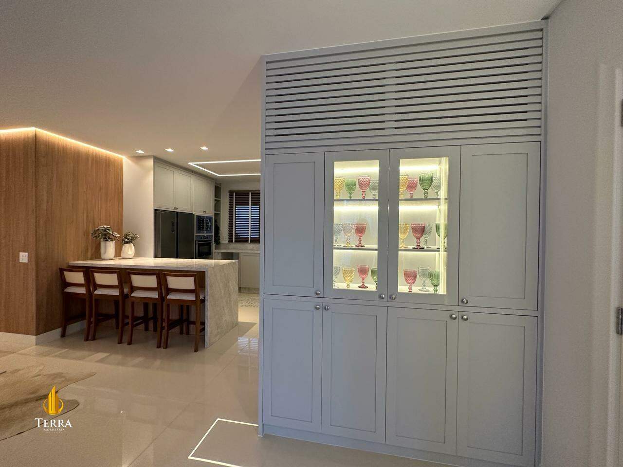 Hamptons Village Apartamento com 4 quartos, Centro: 