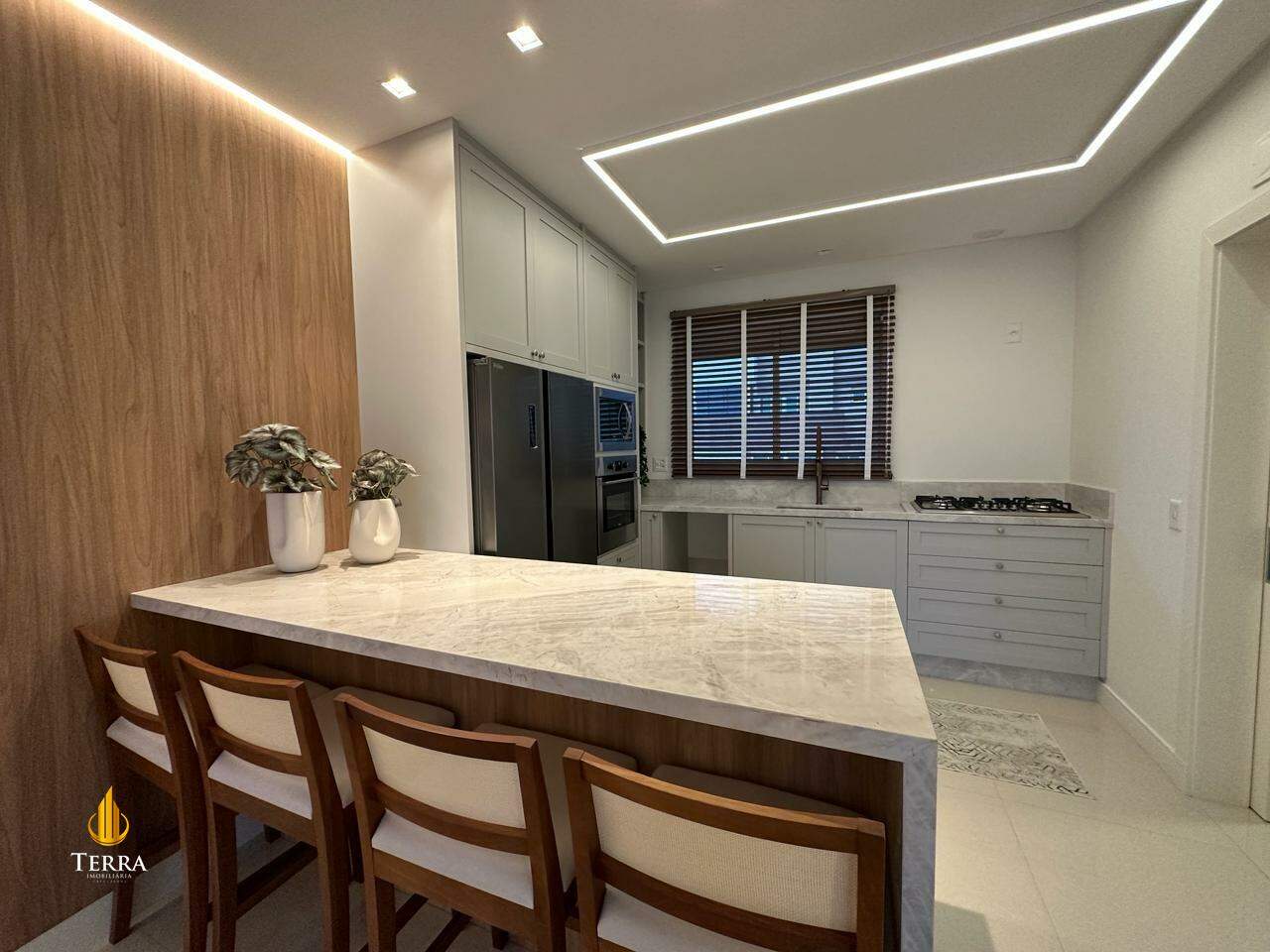Hamptons Village Apartamento com 4 quartos, Centro: 
