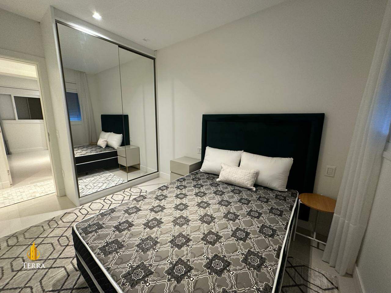 Hamptons Village Apartamento com 4 quartos, Centro: 