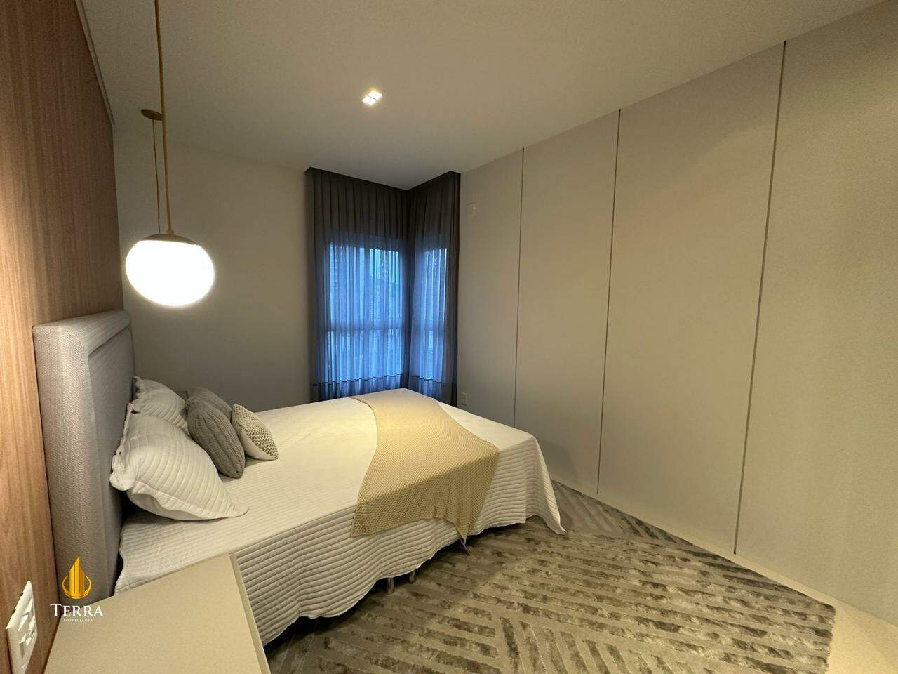 Hamptons Village Apartamento com 4 quartos, Centro: 