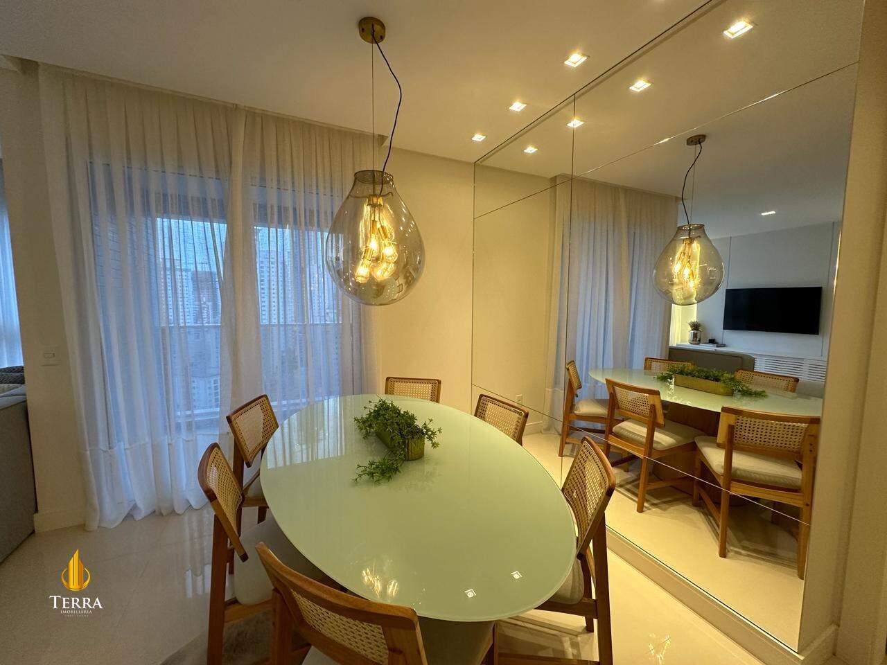 Hamptons Village Apartamento com 4 quartos, Centro: 