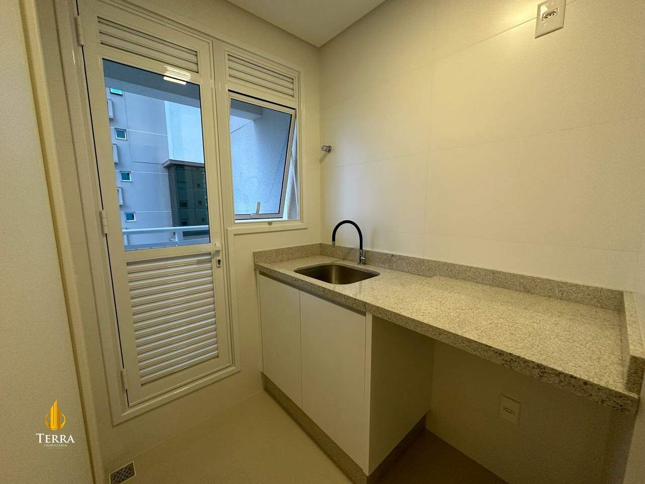 Hamptons Village Apartamento com 4 quartos, Centro: 