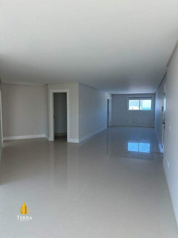 Magnifique Tower Residence Apartamento com 3 quartos, Centro: 