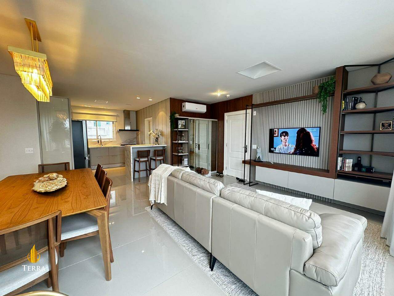 Hamptons Village Apartamento com 4 quartos, Centro: 