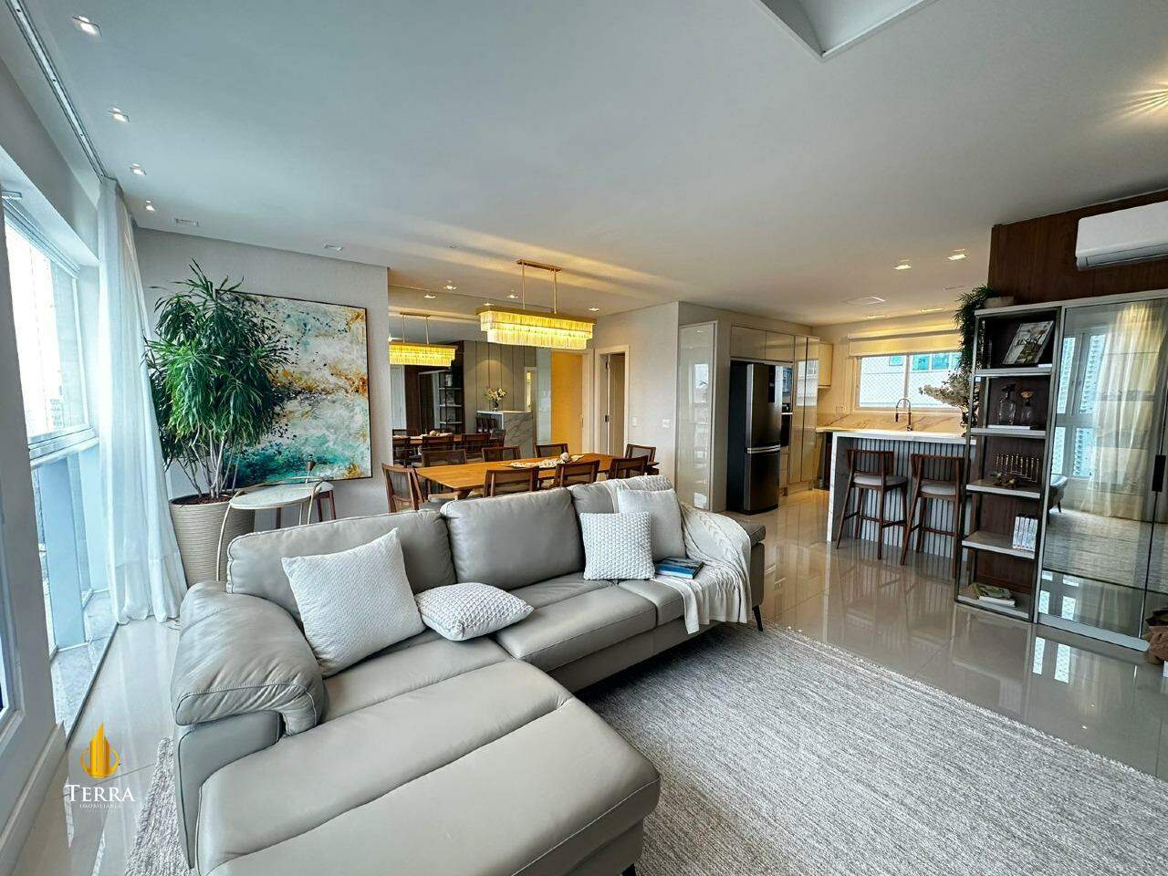 Hamptons Village Apartamento com 4 quartos, Centro: 
