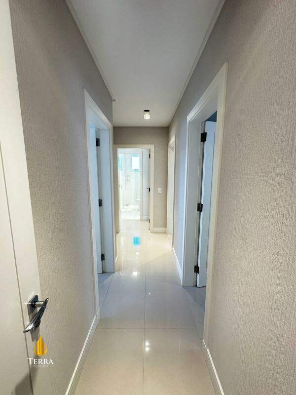 Hamptons Village Apartamento com 4 quartos, Centro: 