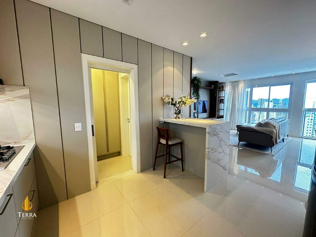 Hamptons Village Apartamento com 4 quartos, Centro: 