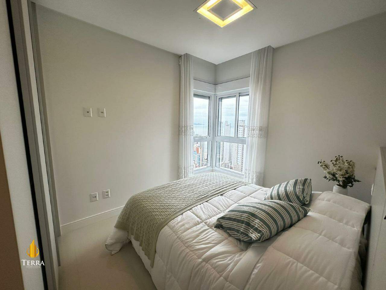Hamptons Village Apartamento com 4 quartos, Centro: 