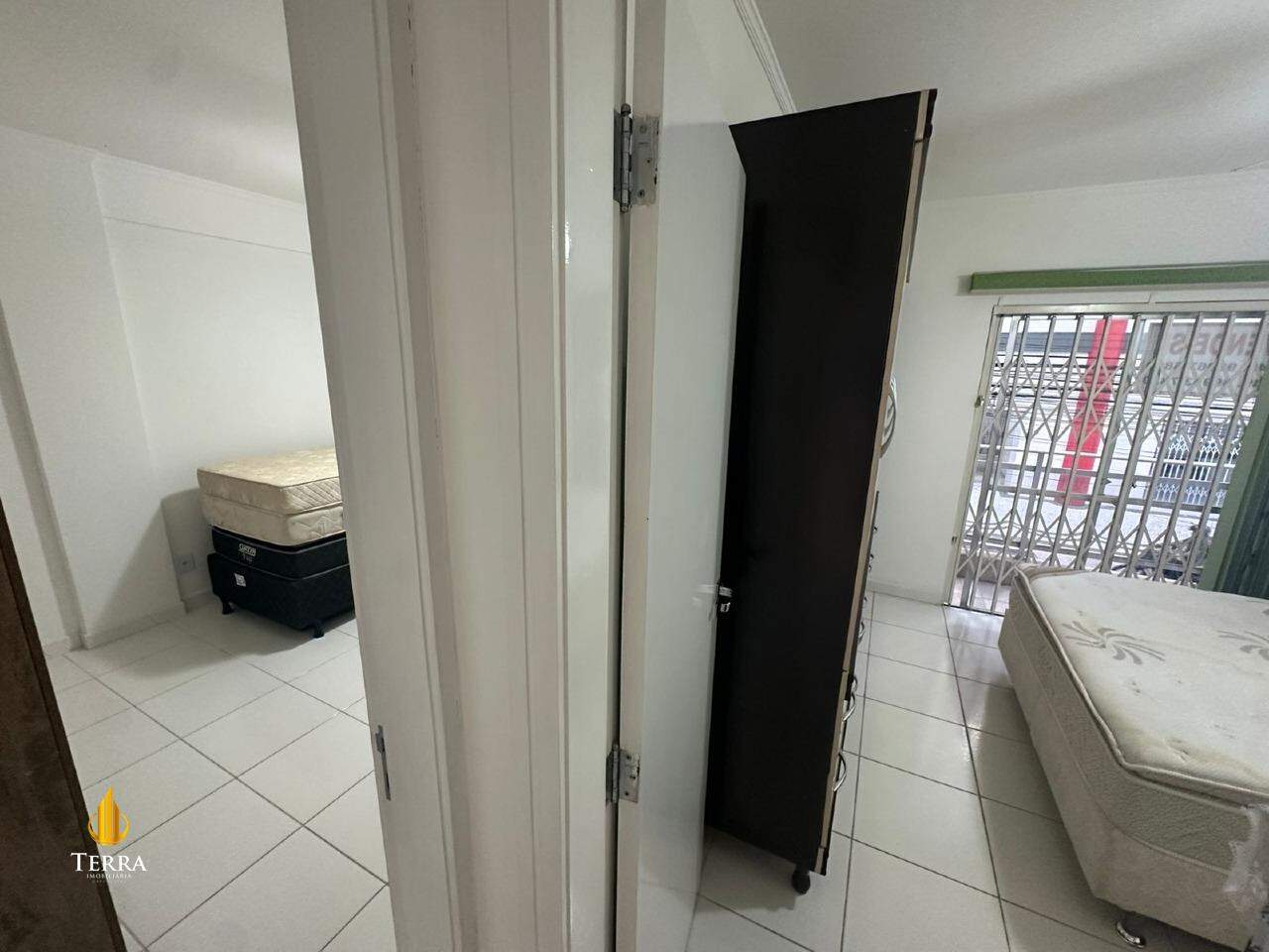 Edifício Dona Henriqueta Apartamento com 2 quartos, Centro: 