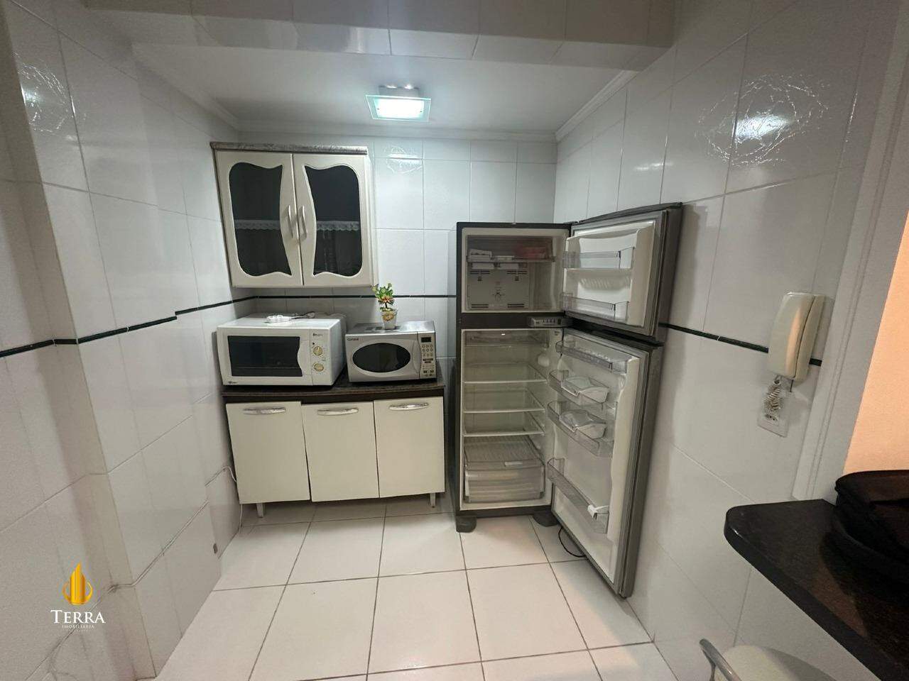 Edifício Dona Henriqueta Apartamento com 2 quartos, Centro: 